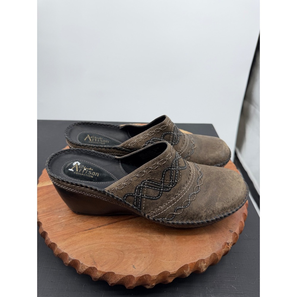 Clarks Artisan Leather Wedge Mules Women 10M Brown Embroidered Boho Clogs‎ 72931